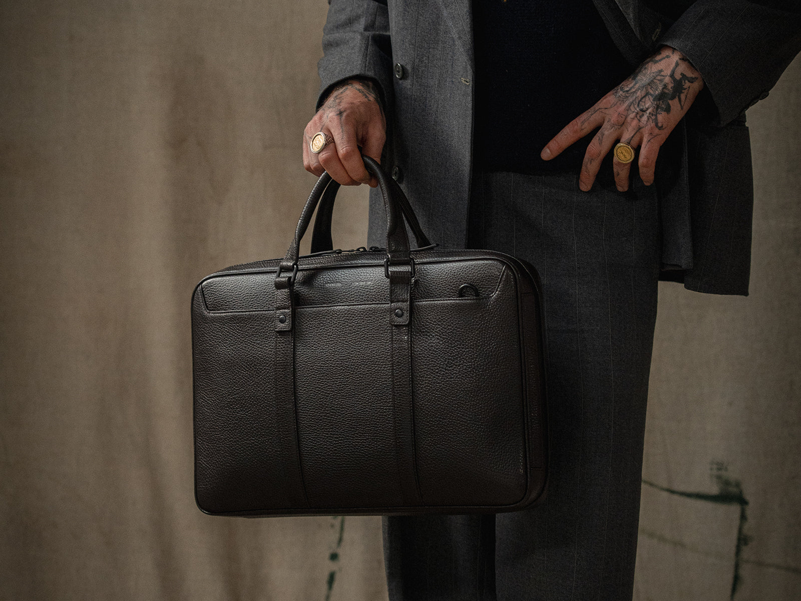 176 Essential Briefcase