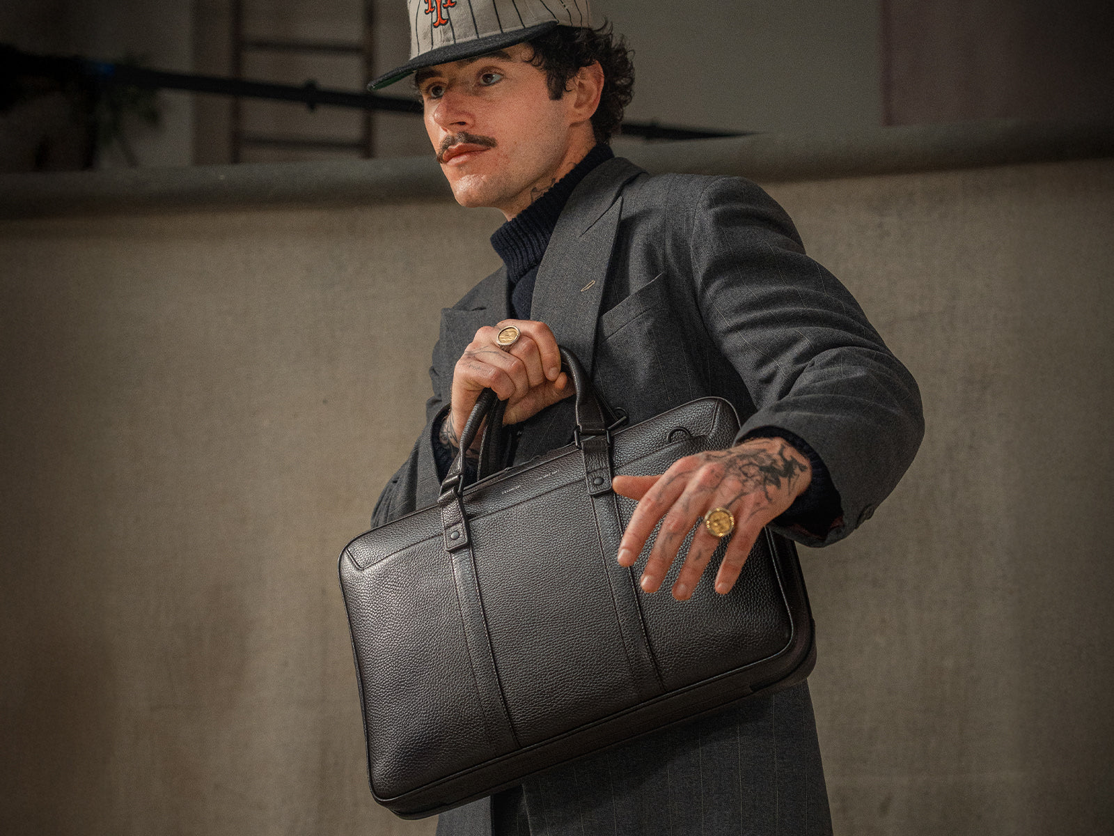 176 Essential Briefcase